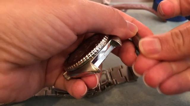 HOW TO CHANGE SEIKO WATCH BAND STRAP TUTORIAL EASY WAY смотреть онлайн