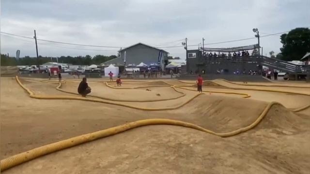 Intermediate Nitro Buggy C Main | 2020 Mugen Challenge | Team Associated RC8 B3.2 смотреть онлайн
