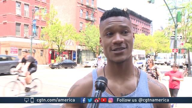 How New Yorkers feel about tourists in the Big Apple смотреть онлайн