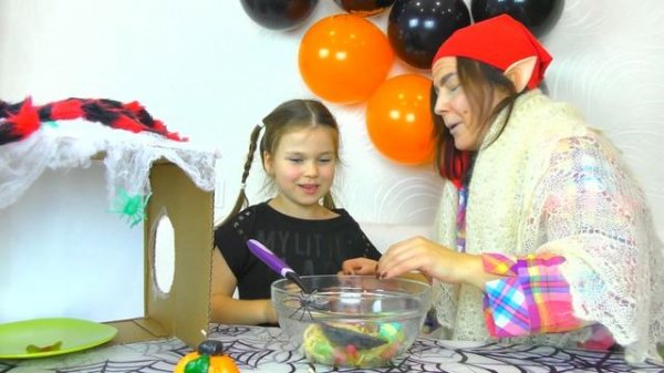 БАБА ЯГА пришла на ХЭЛЛОУИН к Насте    Nastya life VLOG 0+