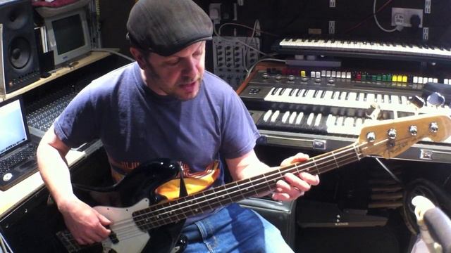 Bass Guitar Lessons - I Want You Back смотреть онлайн