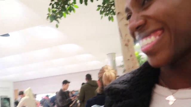 Dinner With My Lady's And What Happened At The Apple Store? | VLOG смотреть онлайн