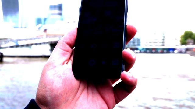 Honor 10 Unboxing and Hands On First Look - iGyaan смотреть онлайн