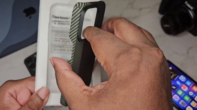 Very Minimal Apple iPhone 15 Pro Case | Pitaka MagEZ Case 4 (Quality Aramid Fiber) смотреть онлайн