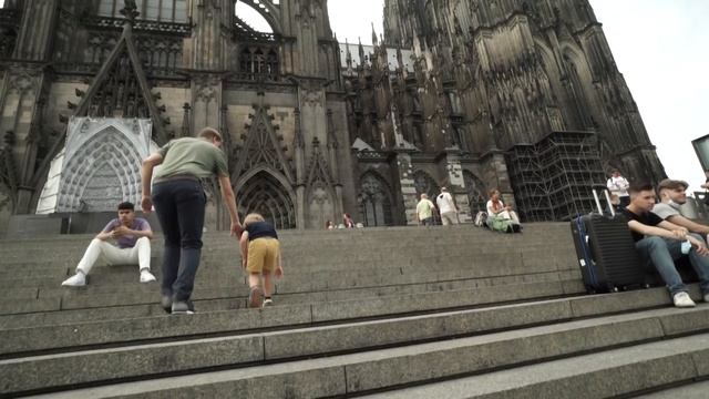 Growing up healthy in the world of digital media (Растем здоровыми) смотреть онлайн