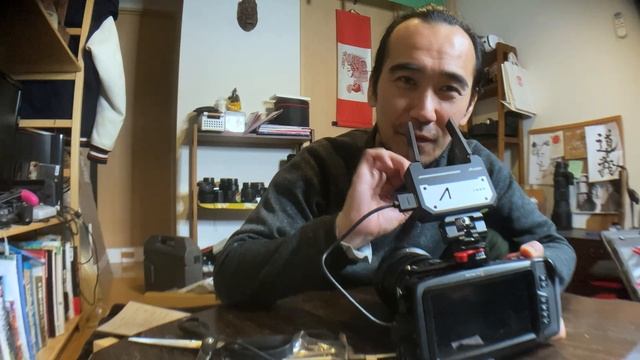 [GEAR]Using iPhone as a BMPCC4K external monitor. CineEye wireless video transmitter смотреть онлайн