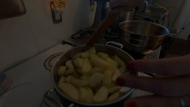 Preserving Apples: Canned Apple Pie Filling! смотреть онлайн