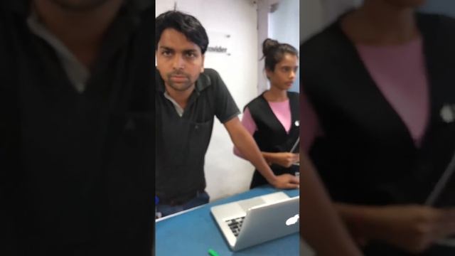Fraud By Apple Authorised Service Centre Delhi | Reality of Apple Service Centre | B2X Pitampura смотреть онлайн