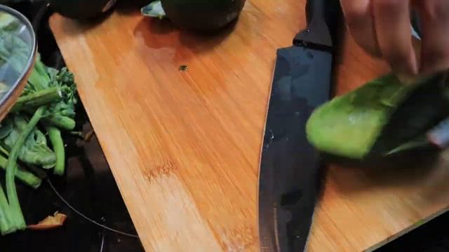 HOW I MAKE MY OWN BABY FOOD PURÉES | FRUIT & VEGETABLE PURÉES FOR 9 MONTH OLD + STORAGE смотреть онлайн