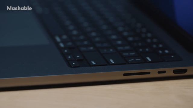 Apple MacBook Pro (M1 Pro) Review | Mashable смотреть онлайн