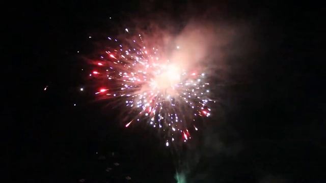 Батарея салютов NEVER ALONE MC12150 Maxsem смотреть онлайн