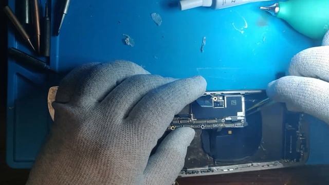 Iphone Xs разбили заднюю крышку, меняю. смотреть онлайн