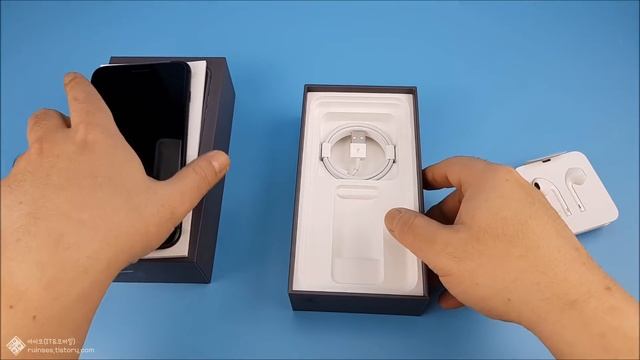 아이폰8 플러스 스페이스 그레이 개봉기 iPhone 8 Plus Space Gray Unboxing(Korean Ver) смотреть онлайн