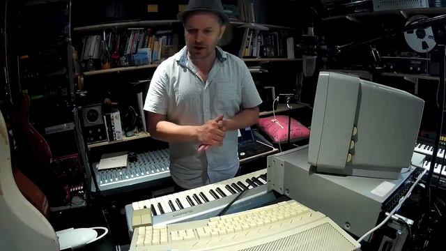 Akai S950 Part TWO_ Its erstwhile colleague - the Atari ST смотреть онлайн