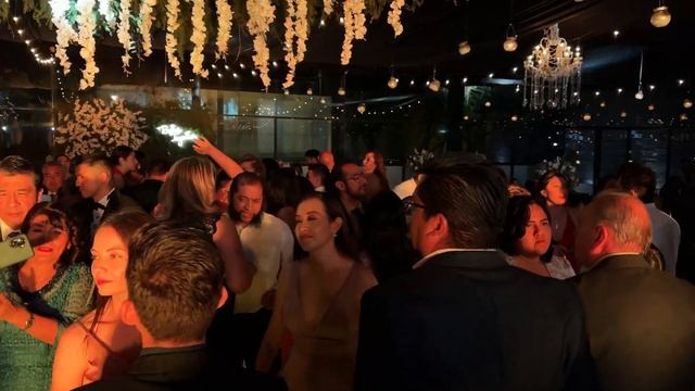 Wedding Film With iPhone 14 Pro Handheld Cinematic 4K | Boda E & O смотреть онлайн