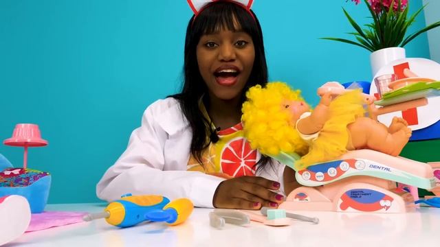Baby Annabell doll goes to the hospital! Pretend to play with baby dolls. Nursery center & Baby Bor смотреть онлайн