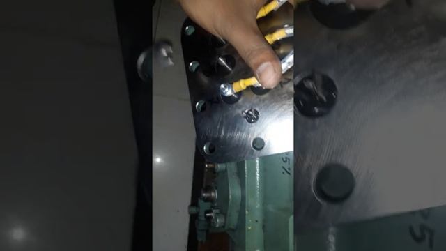 Bitzer Screw compressor terminal plate connection. смотреть онлайн