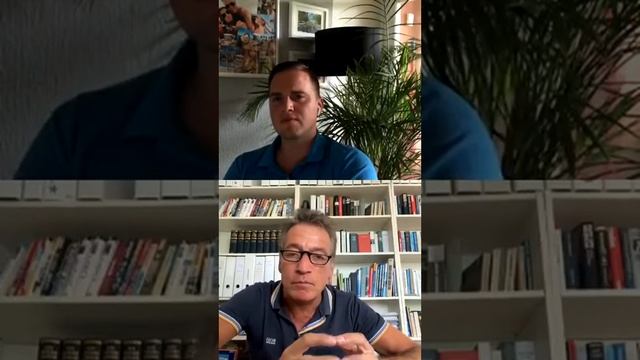 40 Jahre Börsenerfahrung: Wie Du erfolgreich investierst (Teil 2) – Investor Helmut | Maurice Bork смотреть онлайн