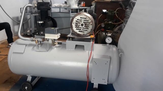 1.5HP AIR COMPRESSOR TANK CAPACITY 135 LTR смотреть онлайн