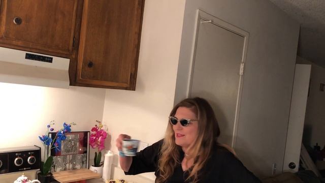 The Rhoda Stone Show-Triple Decker Bacon,Jalapeño,Lettuce & Tomato Sandwich-Fruit Cup смотреть онлайн