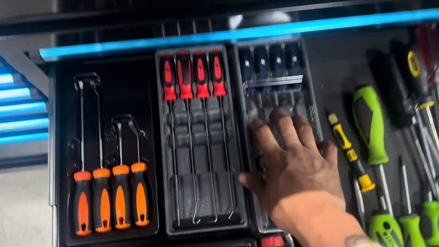 New tool box and tools (18 airplane and car mechanic) смотреть онлайн