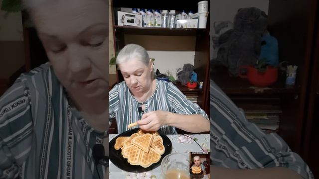 мукбанг/печенье из СССР смотреть онлайн