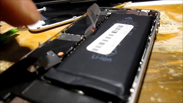 FTVlog 64.1 - Iphone 4 (A1332) battery Replace смотреть онлайн