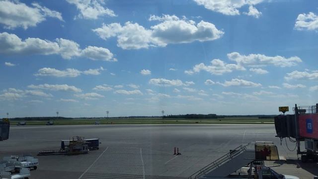 Pixel 3a XL Time Lapse video | Edmonton International Airport смотреть онлайн