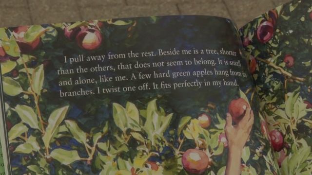 Guest Reader Project: "One Green Apple" смотреть онлайн