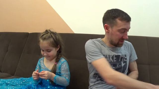 Распаковка игрушек. Куклы Анна и Эльза, Холодное сердце смотреть онлайн