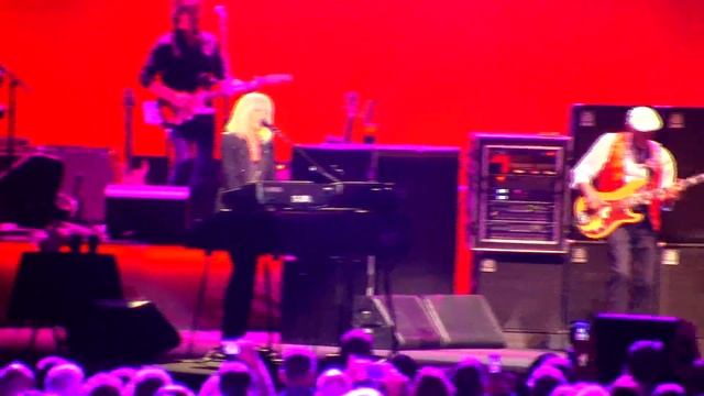 Fleetwood Mac - You Make Loving Fun - Madison Square Garden - 10/6/2014 смотреть онлайн