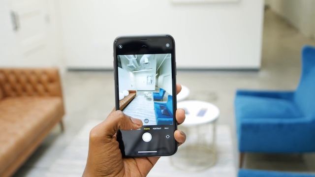 Apple iPhone 11 vs XR - DON'T UPGRADE! смотреть онлайн