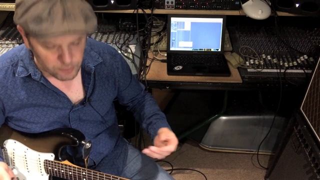 Boss Bass Synth SYB-5_ Getting a Good Bass Sound with a Strat! смотреть онлайн