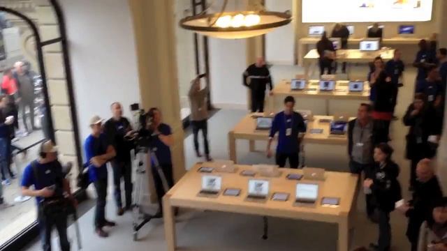 Apple Store Amsterdam смотреть онлайн
