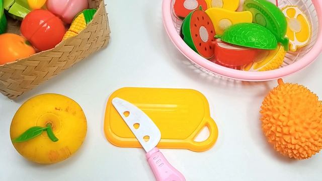 Colorful Fruits and Vegetables | Cutting Watermelon, Apple | Plastic vs Squishy ASMR смотреть онлайн
