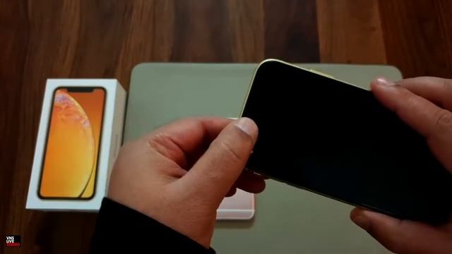 Ron Reviews - iPhone XR Yellow Unboxing & Data Transfer from Old iPhone 6s смотреть онлайн