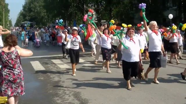 Бабули пионерки. День города Серова 2012 смотреть онлайн