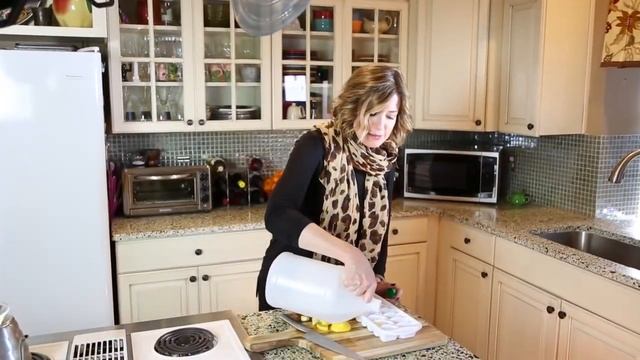 How To Clean and Freshen a Garbage Disposal | Don't Look Under The Rug® with Amy Bates смотреть онлайн