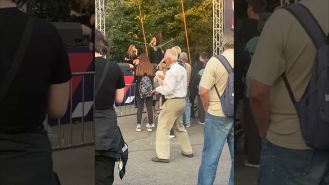 Дедуля зажигает) смотреть онлайн