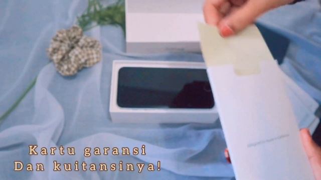 unboxing my new Iphone SE 2nd 2020 , secanggih iphone 11?? Bye bye my old phone смотреть онлайн