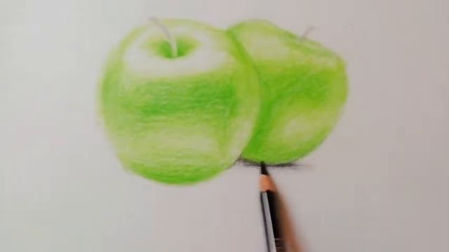 REALISTIC APPLE DRAWING (coloured pencils)#art#apple#drawing смотреть онлайн