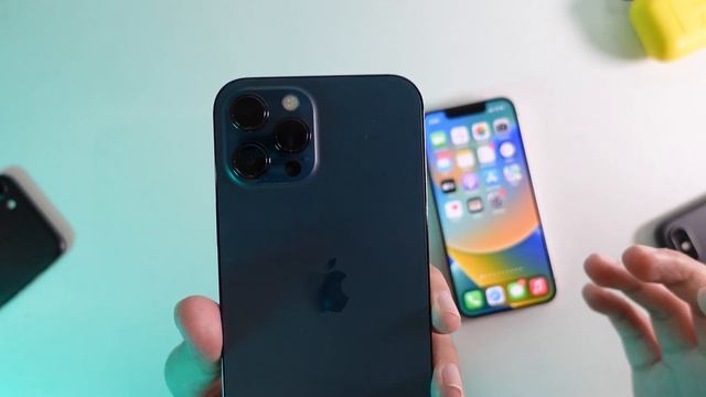 iPhone 13 mini និង iPhone 12 Pro Max - គួរសម្រេចចិត្តយកមួយណា? смотреть онлайн