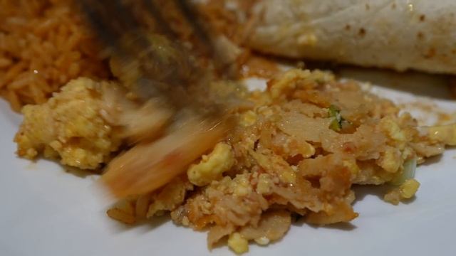 I Tried Excalibur's $17 All You Can Eat Buffet in Las Vegas... смотреть онлайн
