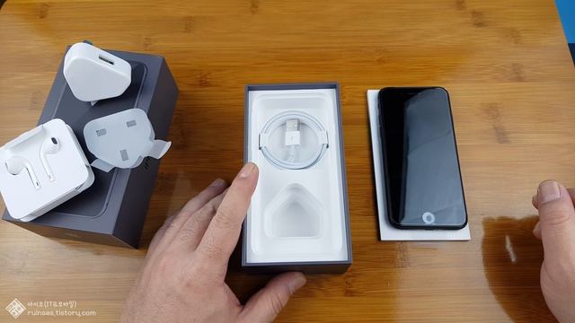 아이폰8 스페이스 그레이 개봉기 iPhone 8 Space Gray Unboxing(Korean Ver) смотреть онлайн