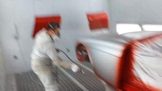Cooper Healey spray done by Erasmus Panelbeaters. Candy apple red. Spray-painter : Anton Smith смотреть онлайн