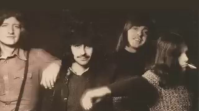 Badfinger - Money Flying смотреть онлайн