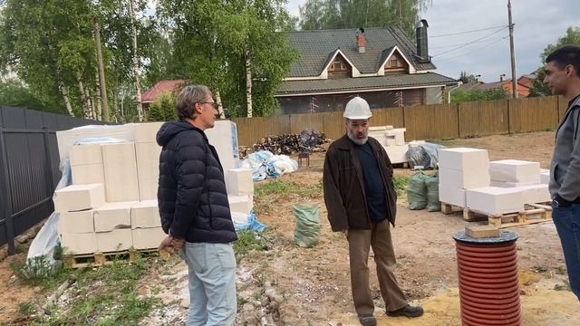 Накосячили?! Строительство коробки дома из газобетона в поселке Володарского смотреть онлайн