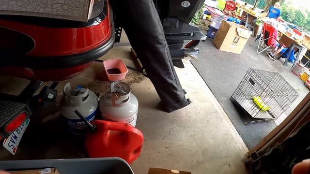 GETTING LUCKY AT GARAGE SALES смотреть онлайн