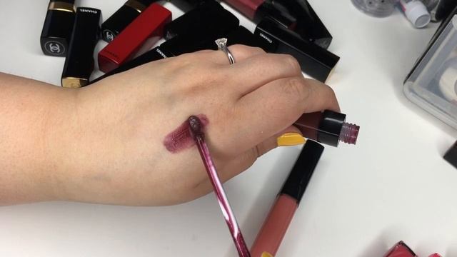 CHANEL LIPSTICK HAUL | Lip Gloss and Lip Lacquer смотреть онлайн