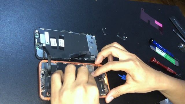 Baterai Iphone hamil ? yaudah cara ganti baterai Iphone XR | How to replacement battery iphone XR 🔋 смотреть онлайн